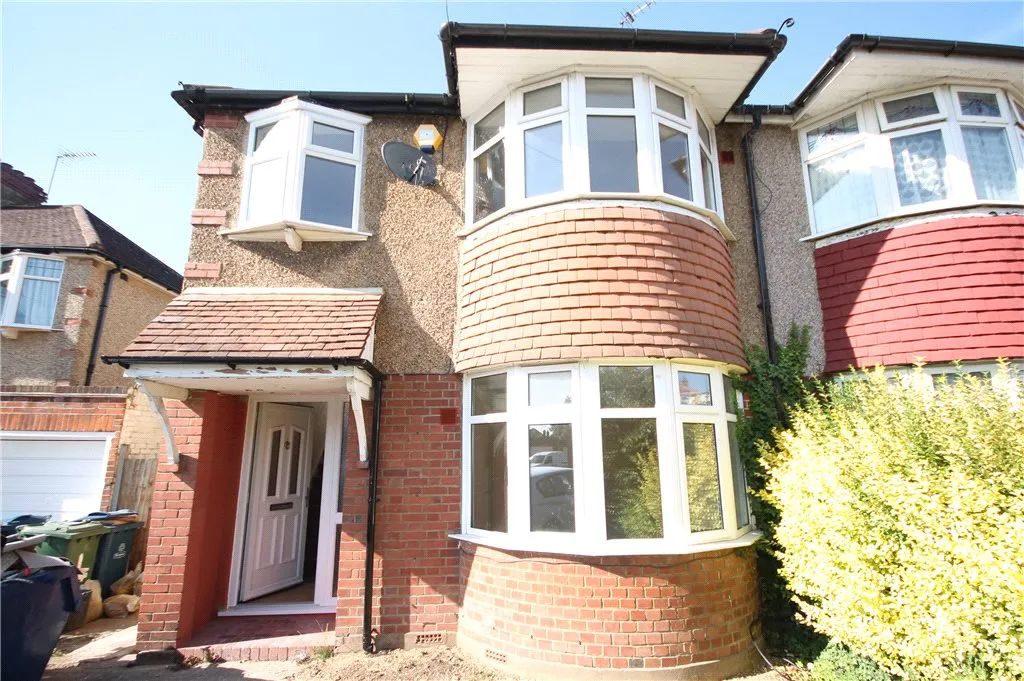 3 bed house to rent, Worple Close, Harrow, HA2