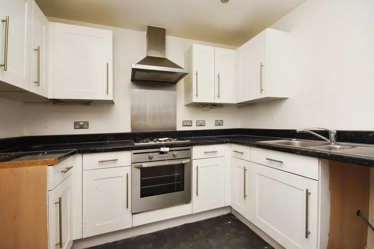 Gillian Crescent, Romford, RM2, photo 5