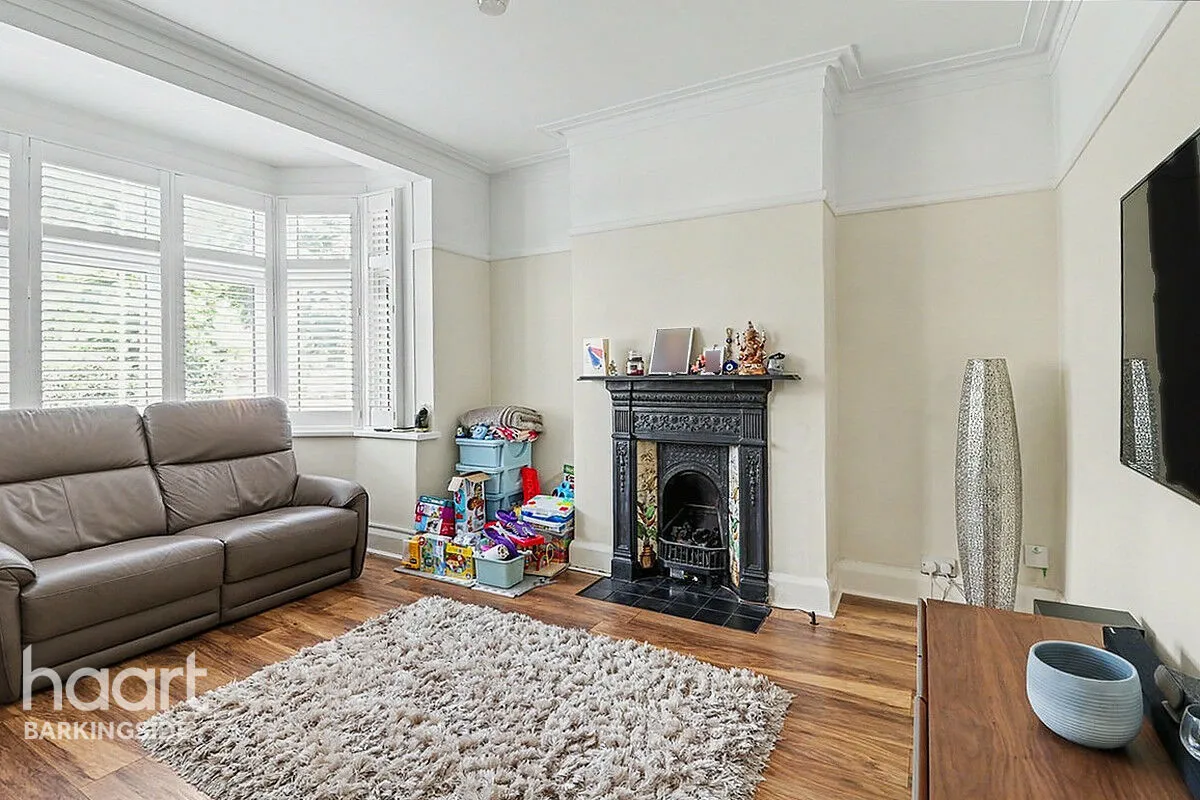 Aldborough Road North, Newbury Park, IG2, photo 4