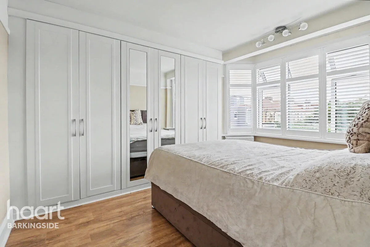 Aldborough Road North, Newbury Park, IG2, photo 9