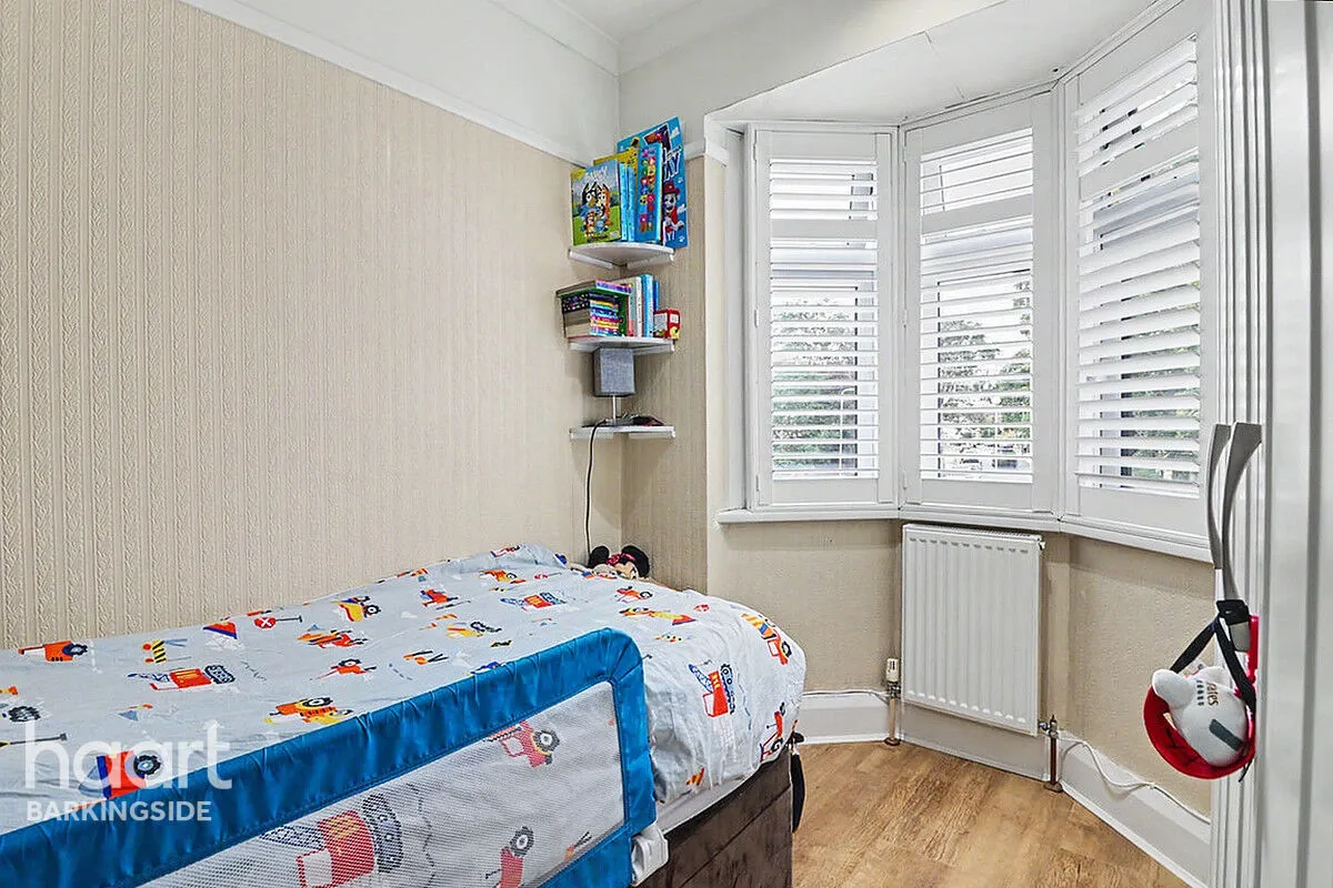 Aldborough Road North, Newbury Park, IG2, photo 10