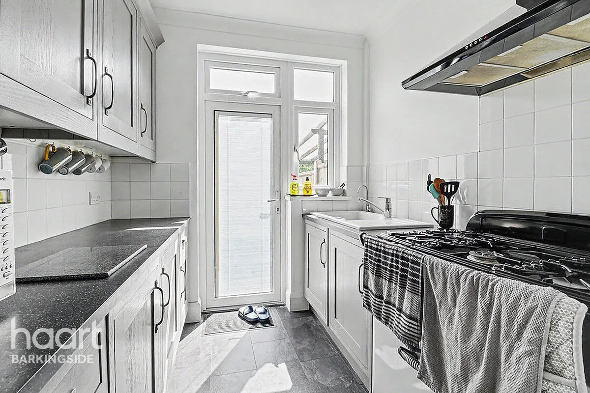 Aldborough Road North, Newbury Park, IG2, photo 7
