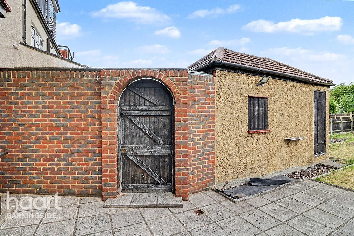 Aldborough Road North, Newbury Park, IG2, photo 15