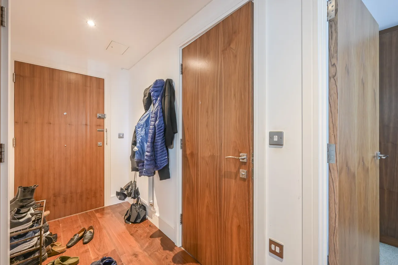 London, E14, photo 5