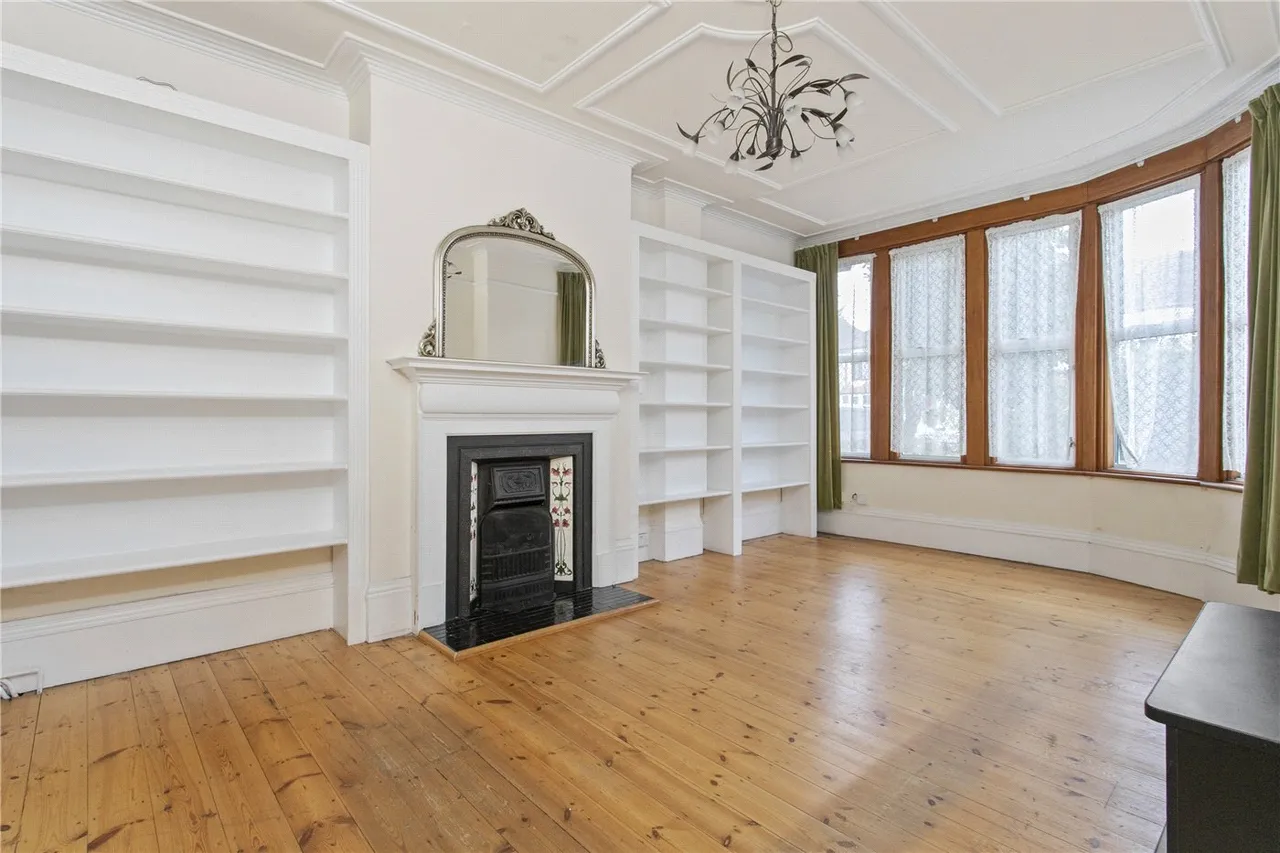 Riverway, London, N13, photo 2