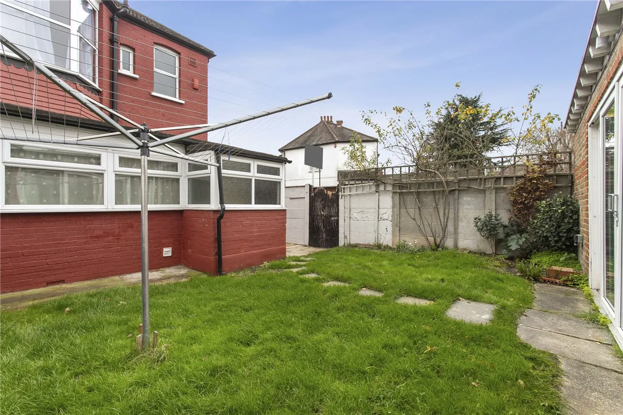 Riverway, London, N13, photo 16