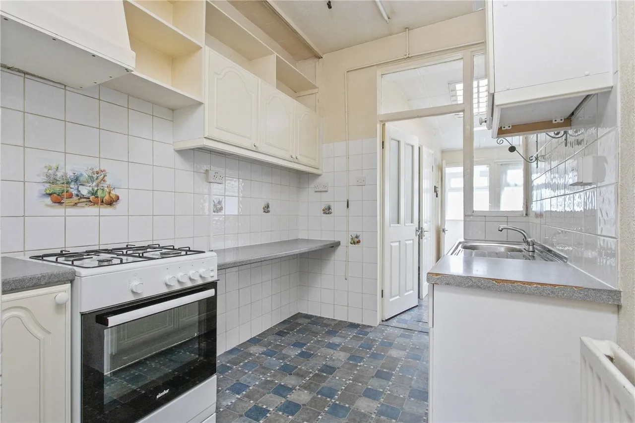 Riverway, London, N13, photo 6