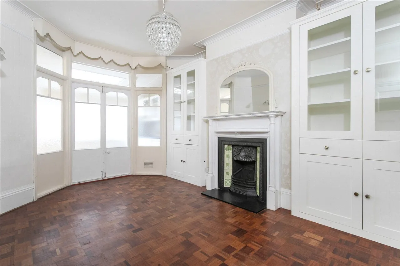 Riverway, London, N13, photo 5