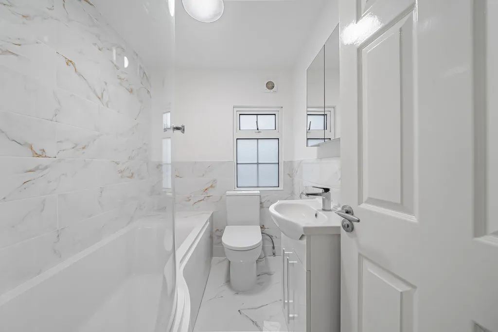 Avenue C Weybridge Park Estate, Addlestone KT15 2RB, photo 10