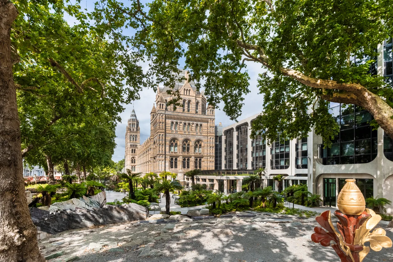Princes Gate, Knightsbridge, London, photo 9