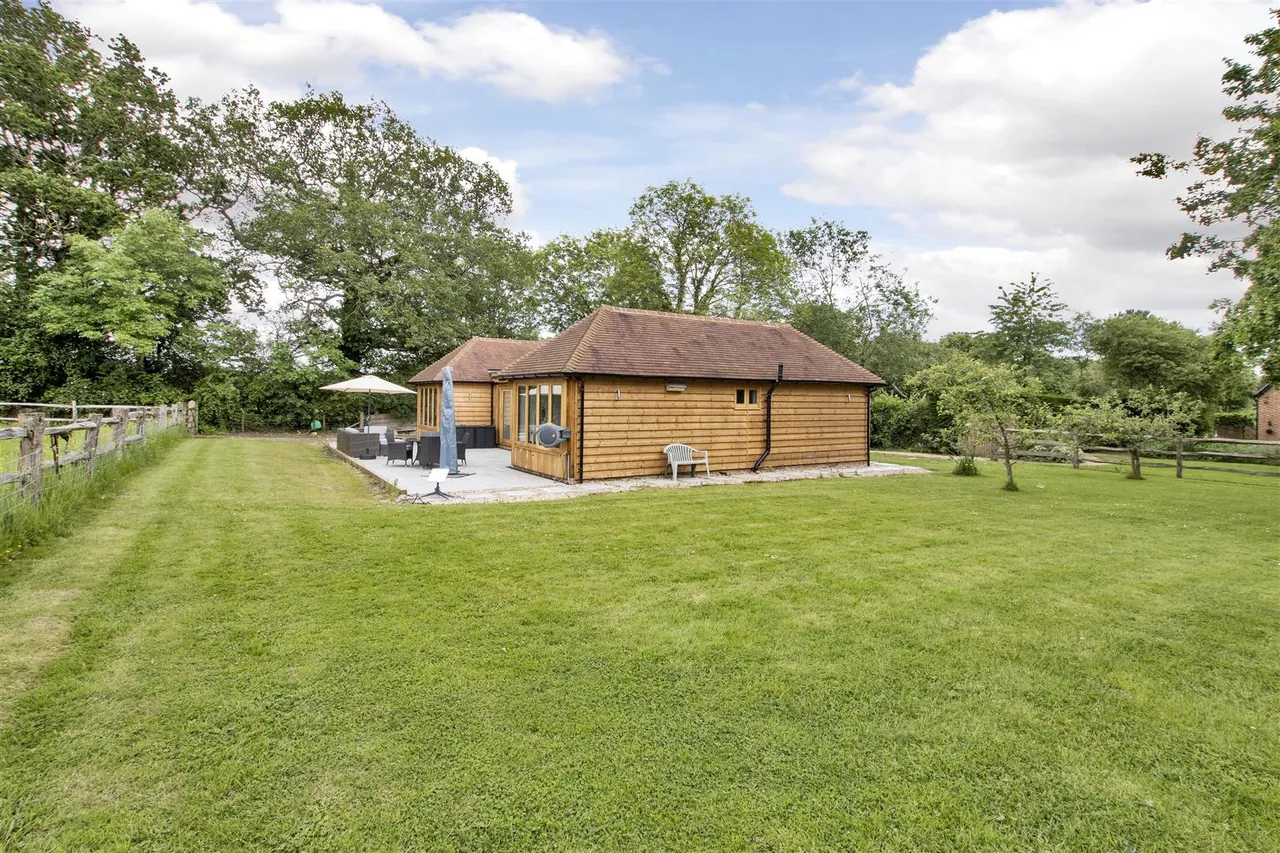 Tonbridge Road, Bough Beech, photo 17