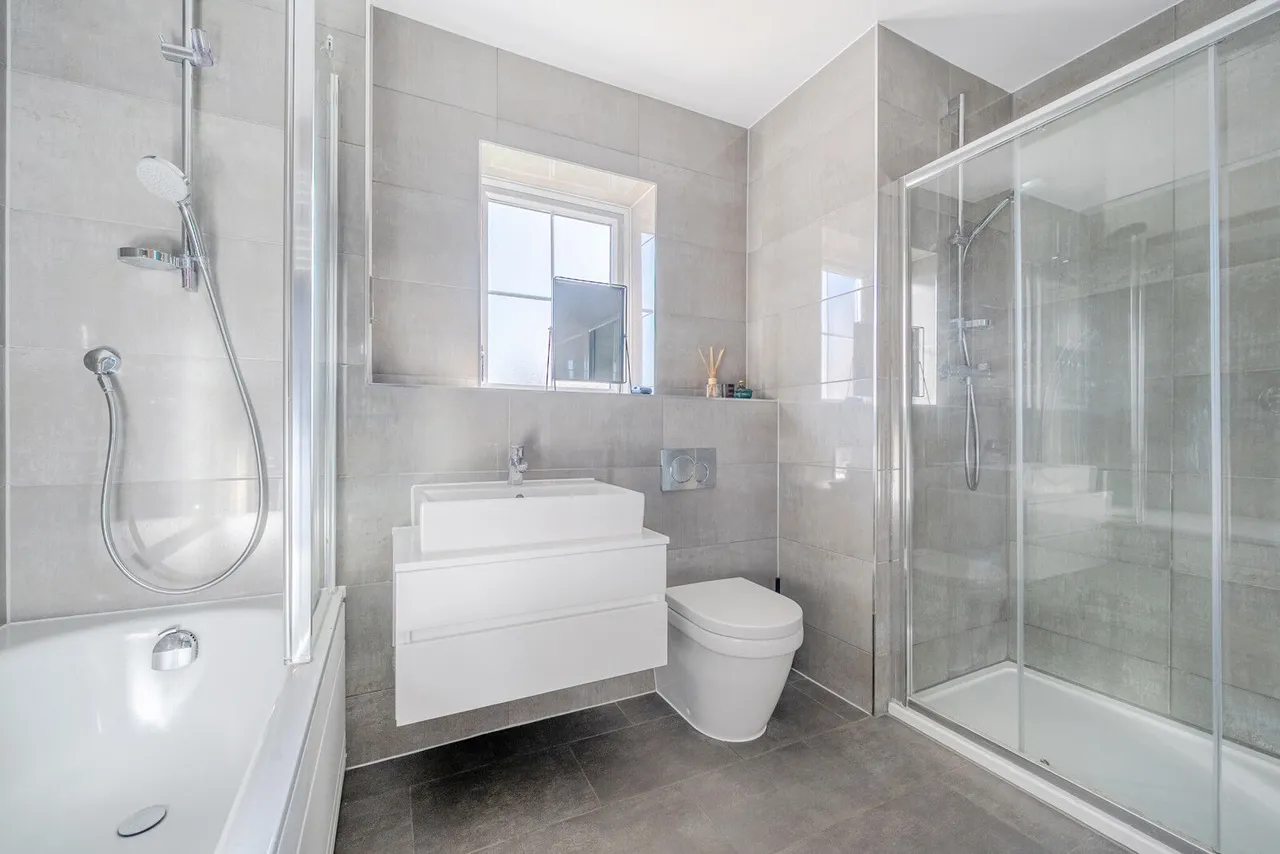 Oat Close, Rotherfield Greys, RG9, photo 11