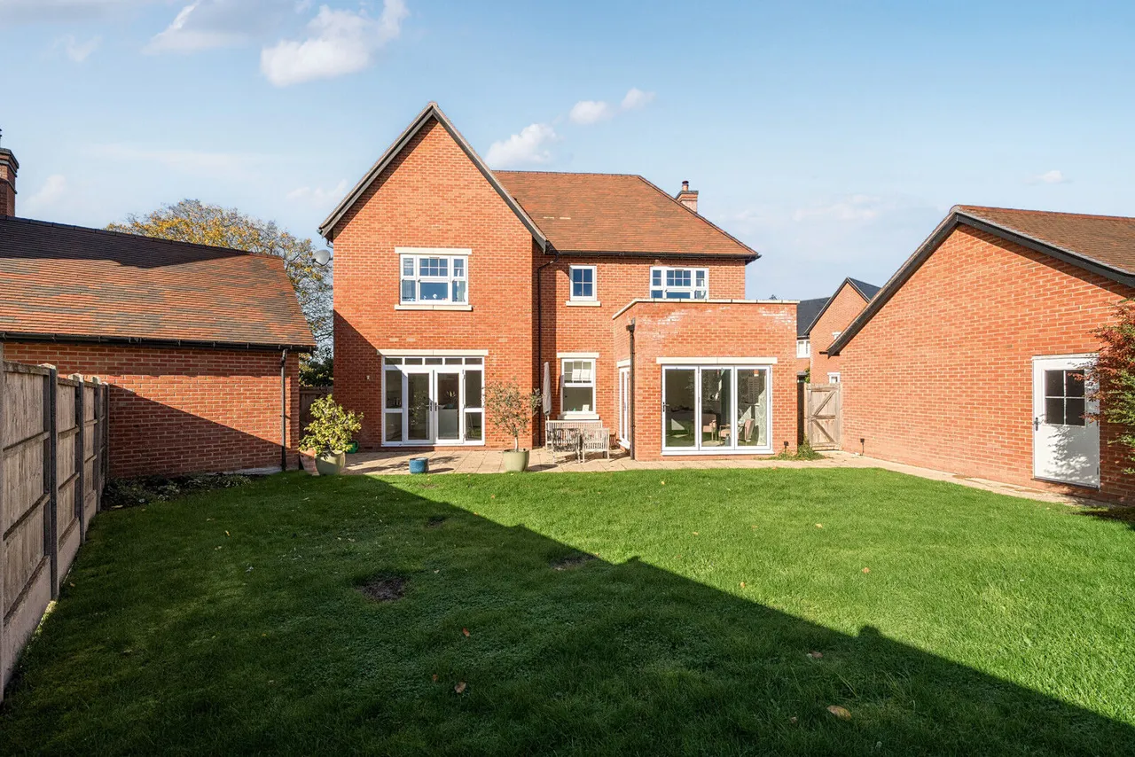 Oat Close, Rotherfield Greys, RG9, photo 36