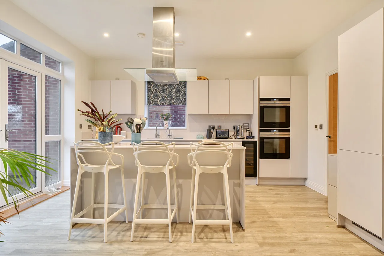 Oat Close, Rotherfield Greys, RG9, photo 13
