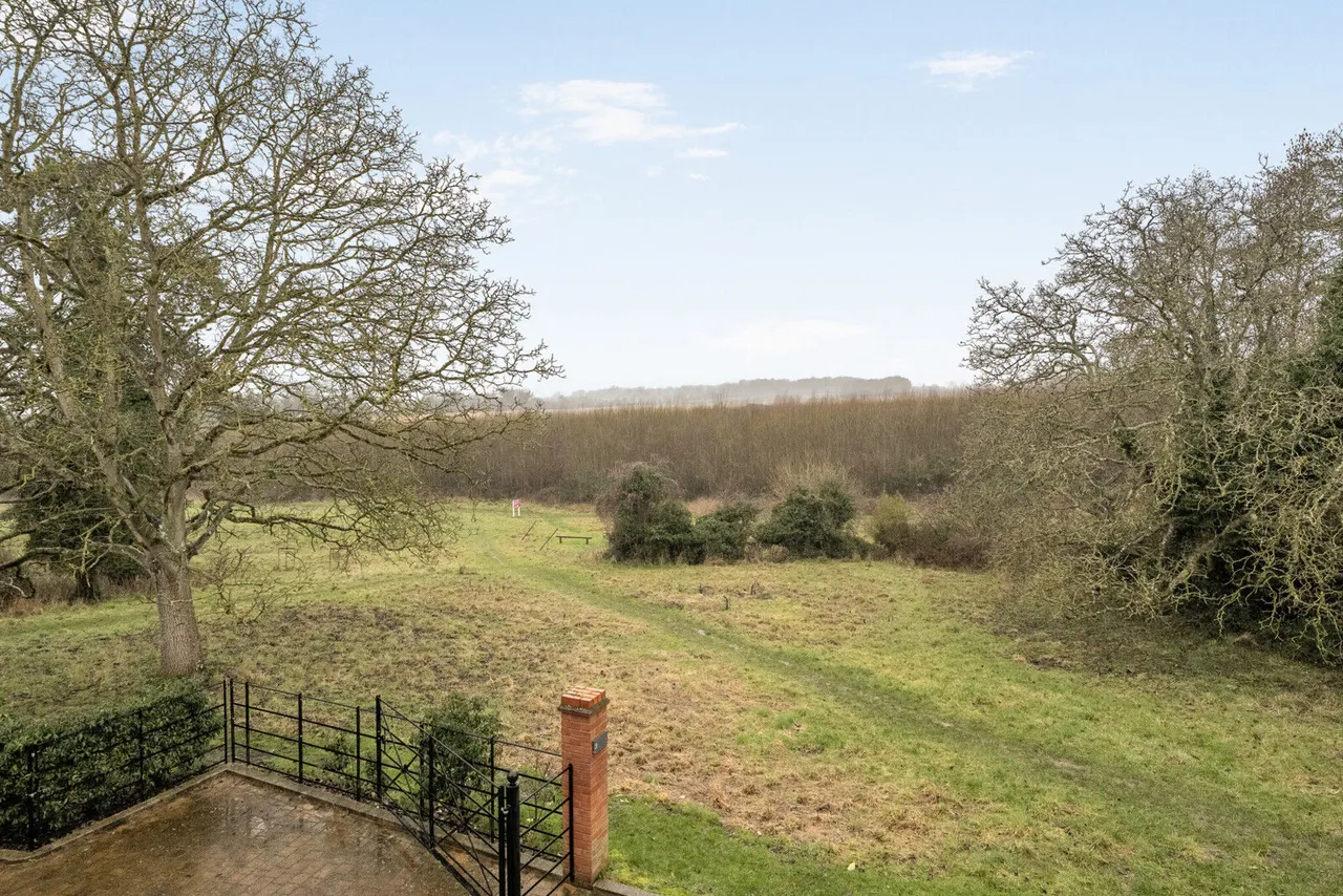 Oat Close, Rotherfield Greys, RG9, photo 2