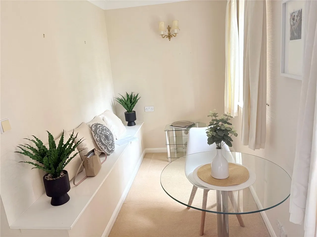 Manor Road North, Hinchley Wood, KT10, photo 5