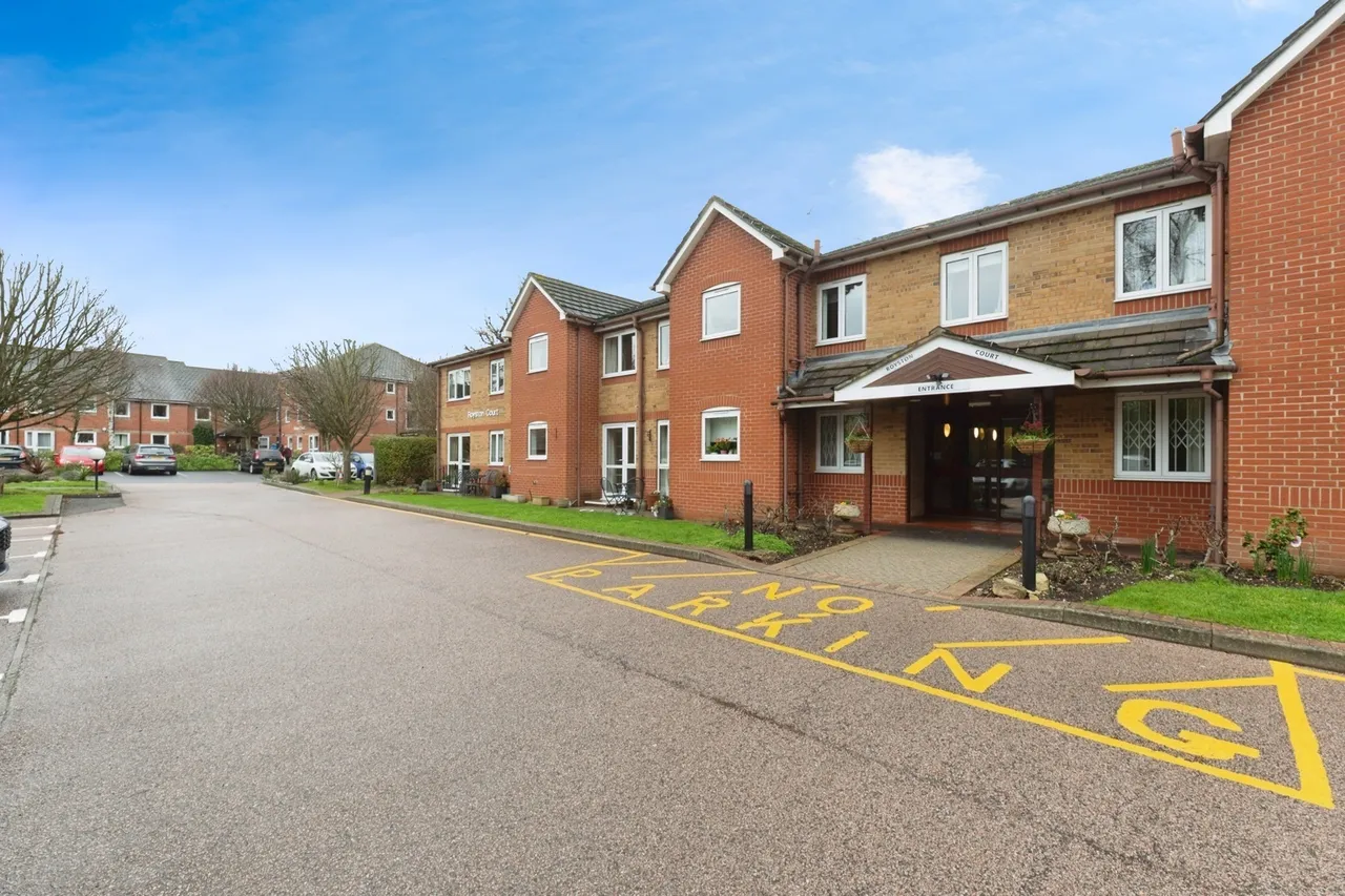 Manor Road North, Hinchley Wood, KT10, photo 8