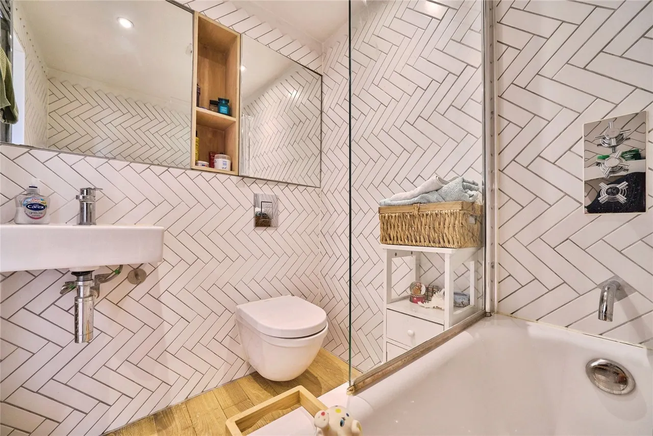 Harold Road, London, E13, photo 10