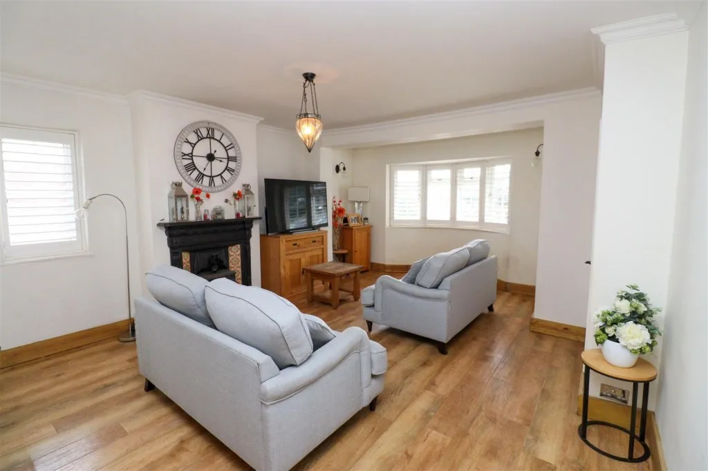 Crondall Lane, Crookham Village, photo 6