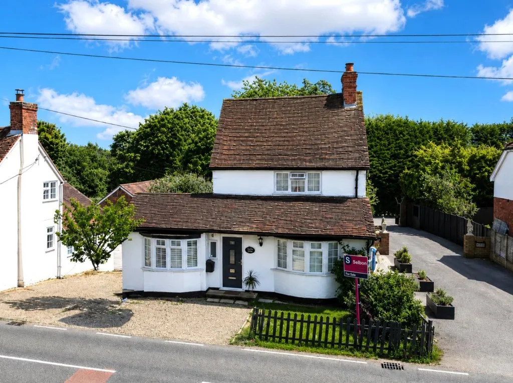 3 bed house for sale, Crondall Lane, Crookham Village