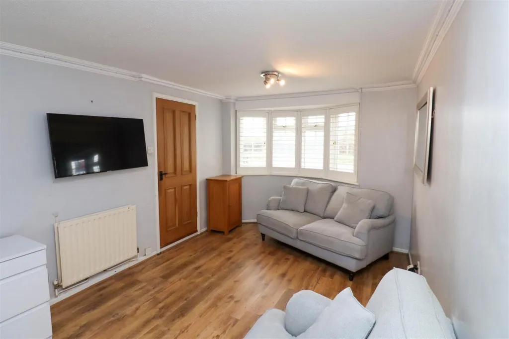 Crondall Lane, Crookham Village, photo 4