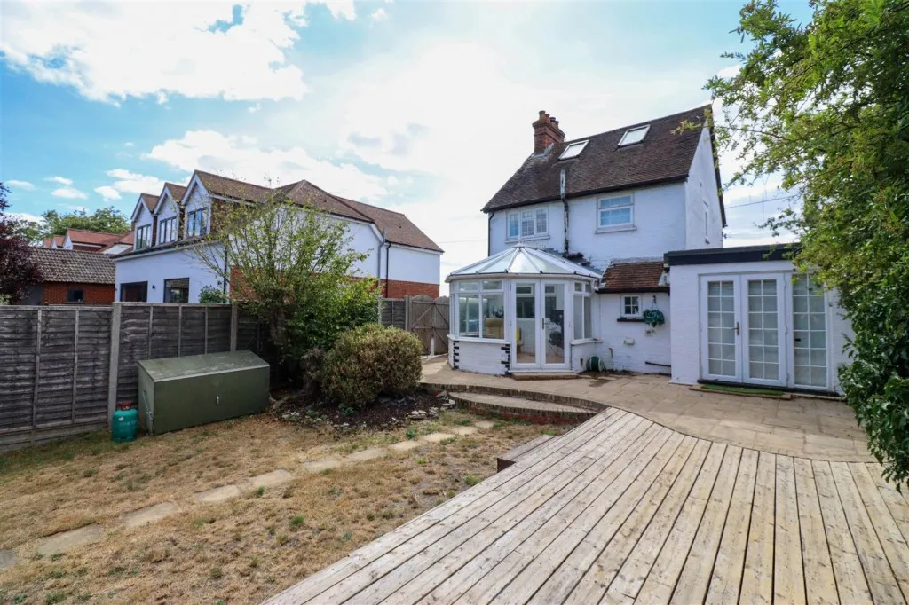 Crondall Lane, Crookham Village, photo 25