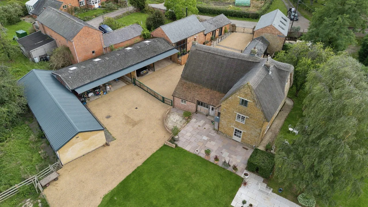Yew Tree Farm , Yelvertoft, Northamptonshire, NN6 6LY, photo 3
