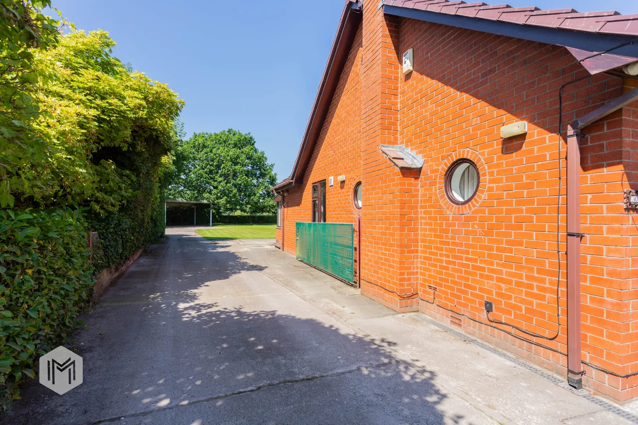 Delview, Woolden Road, Cadishead, Manchester, M44 5JX, photo 37