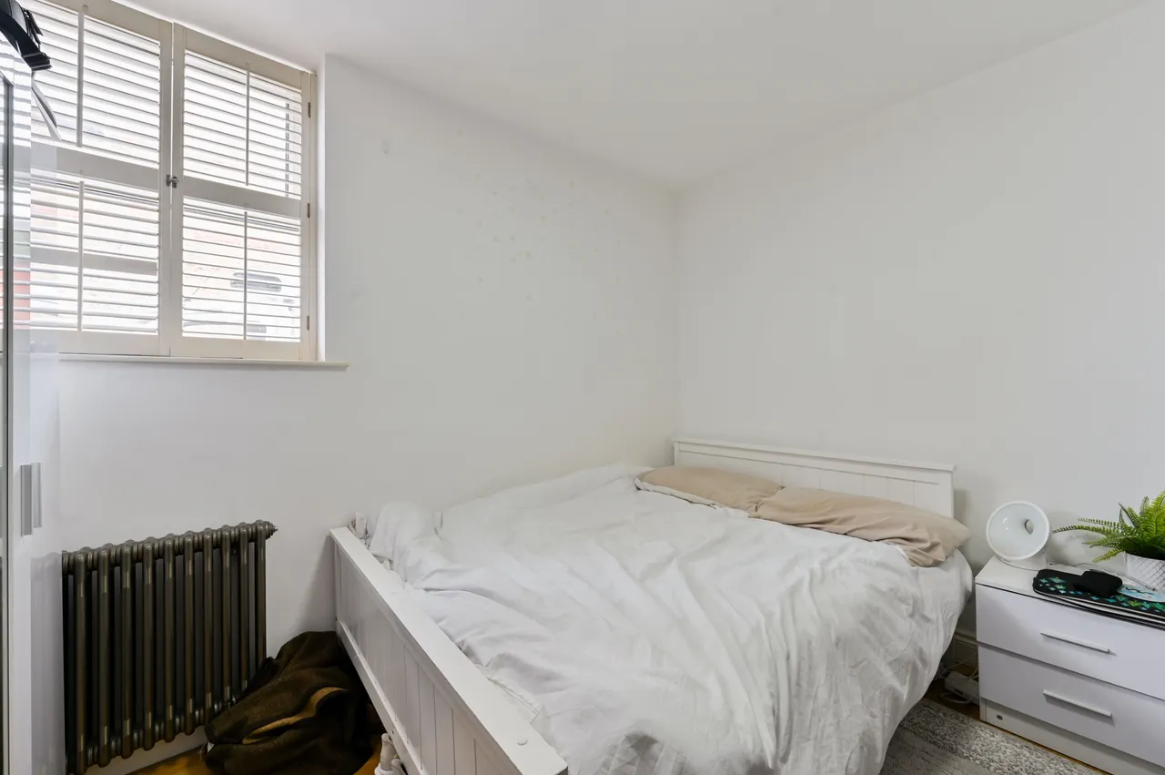 Flat 1, 4 Boutflower Road, London, photo 7