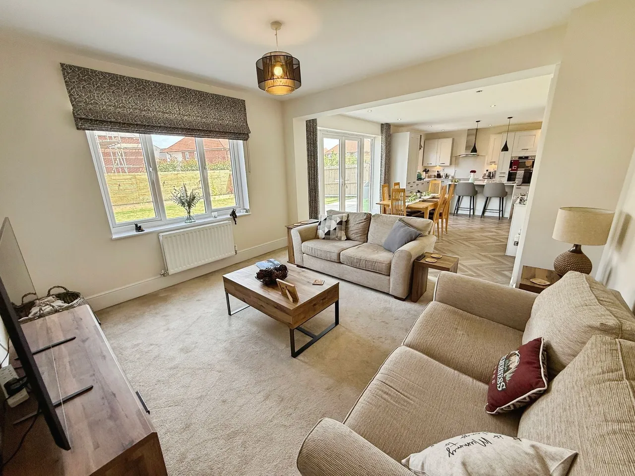Beamont Crescent, Stockport, photo 2