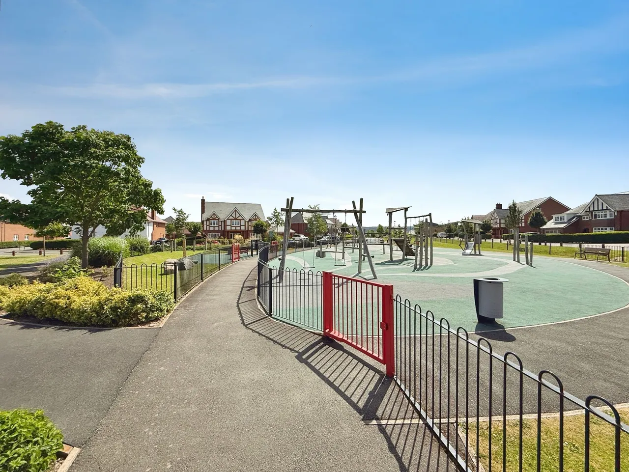 Beamont Crescent, Stockport, photo 33