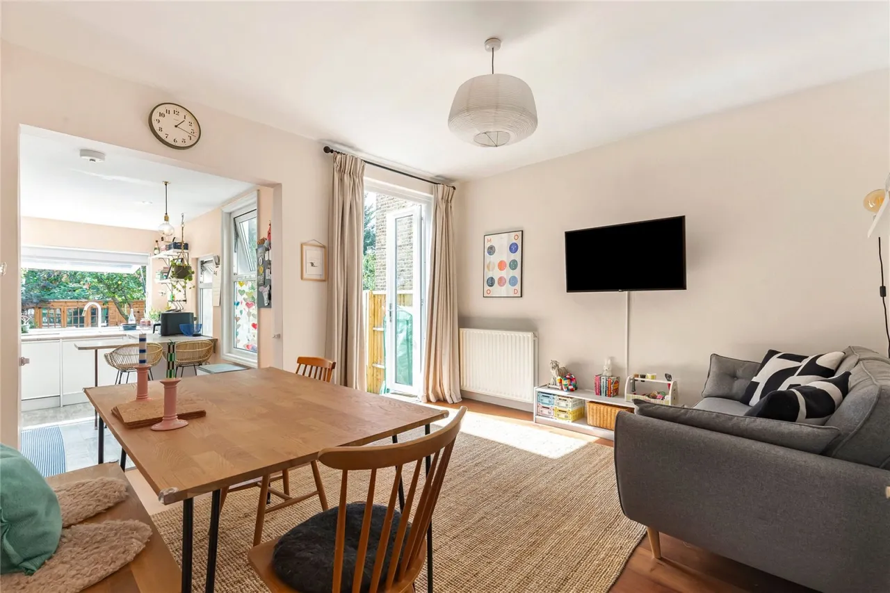 Fallsbrook Road, Furzedown, photo 2