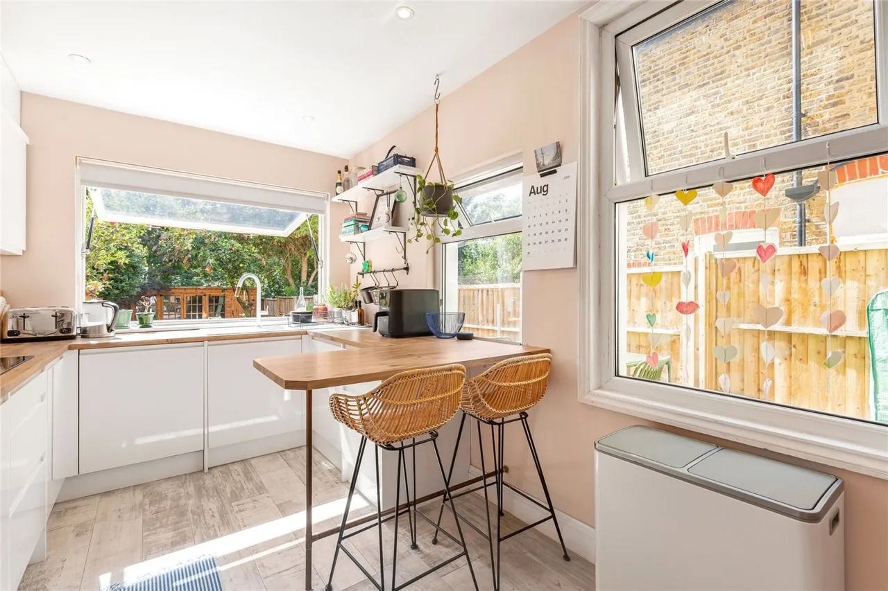 Fallsbrook Road, Furzedown, photo 14