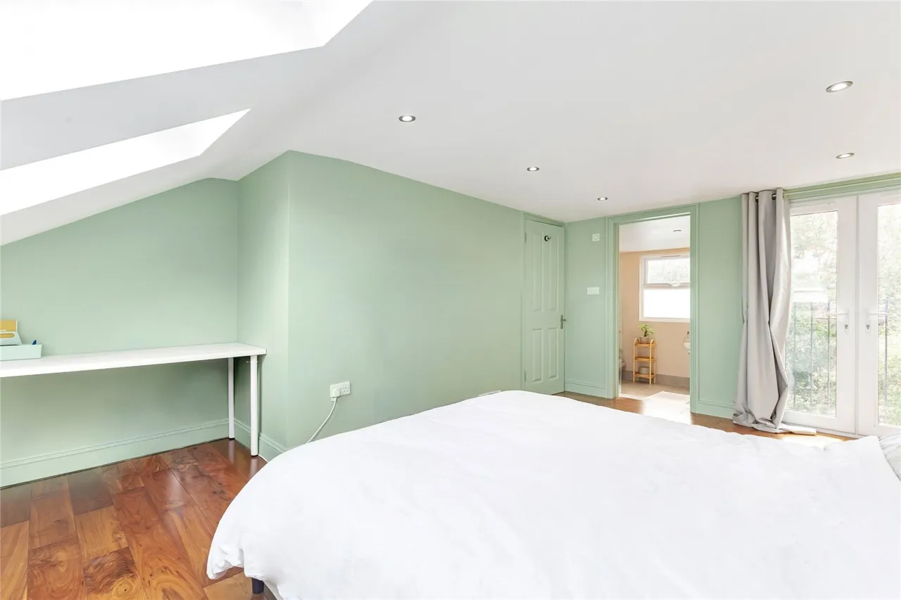 Fallsbrook Road, Furzedown, photo 8