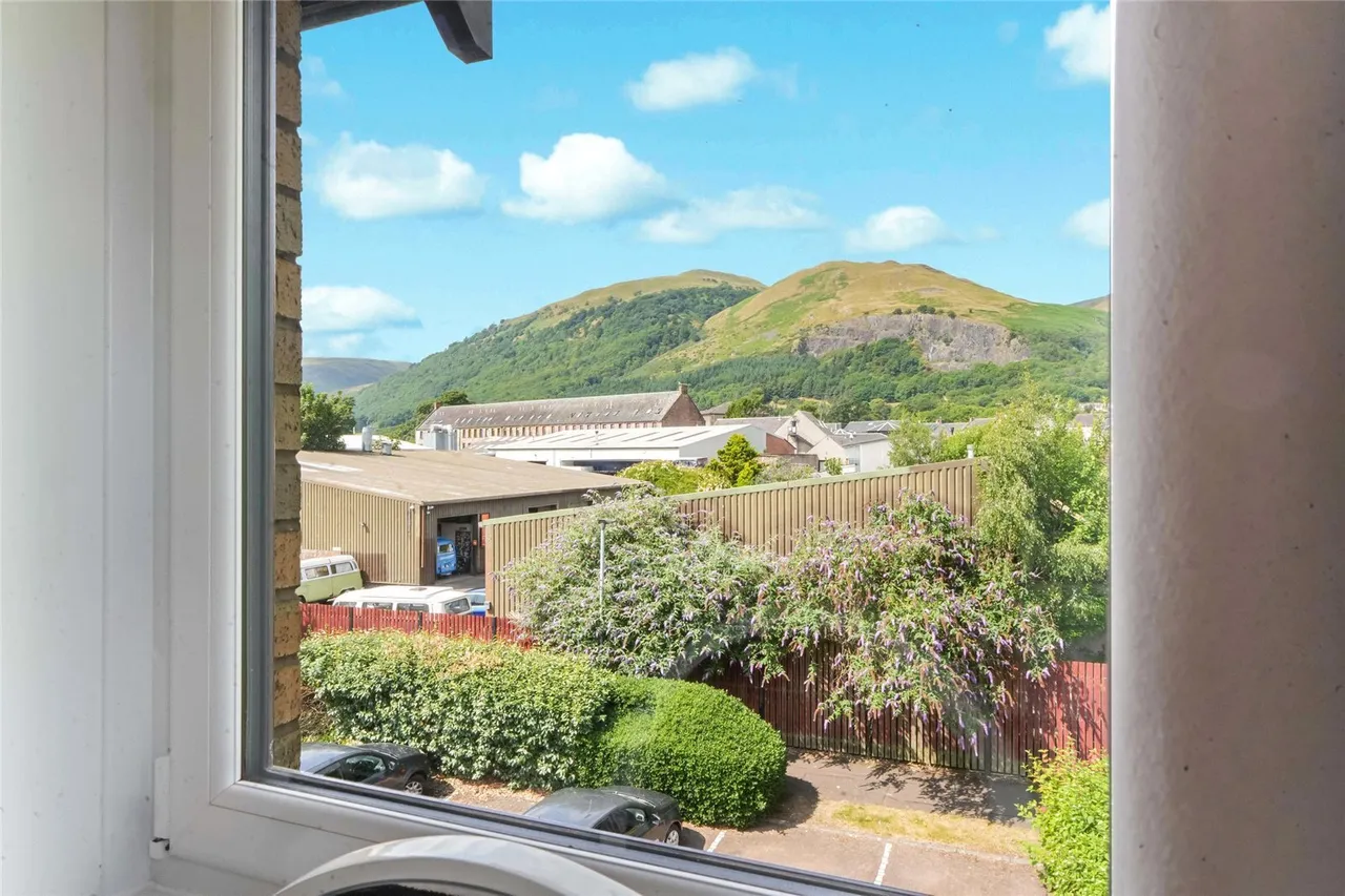 Comrie Court, Tillicoultry, Clackmannanshire, FK13, photo 13