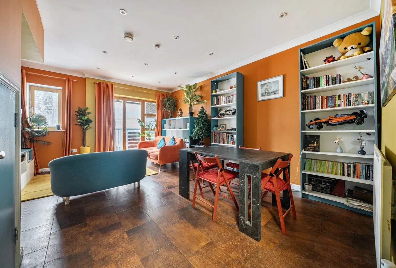 3 bed house for sale — Barton Road, Bristol, BS2 0LD