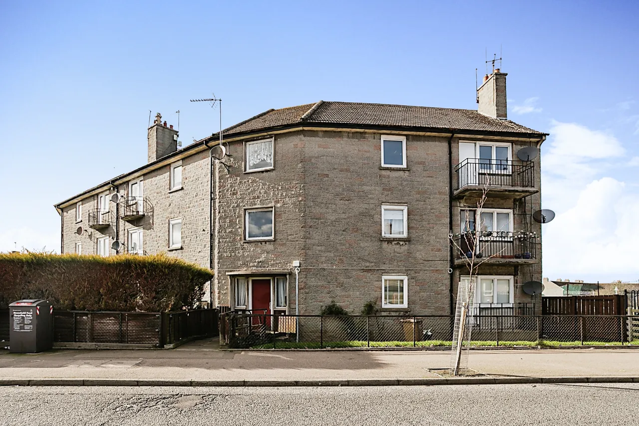2 bed flat for sale, Gardner Drive, Aberdeen, AB12