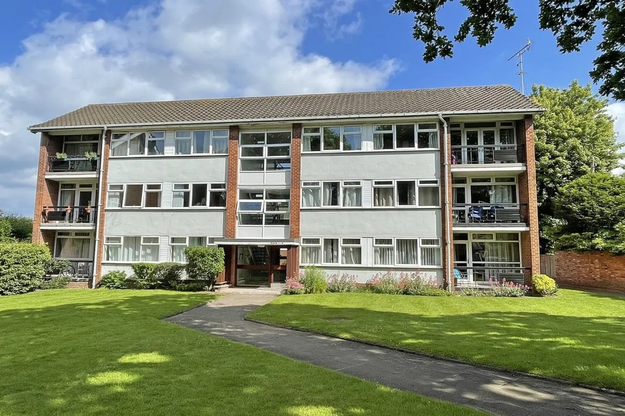 2 bed flat to rent, Arlington Avenue, Leamington Spa, CV32