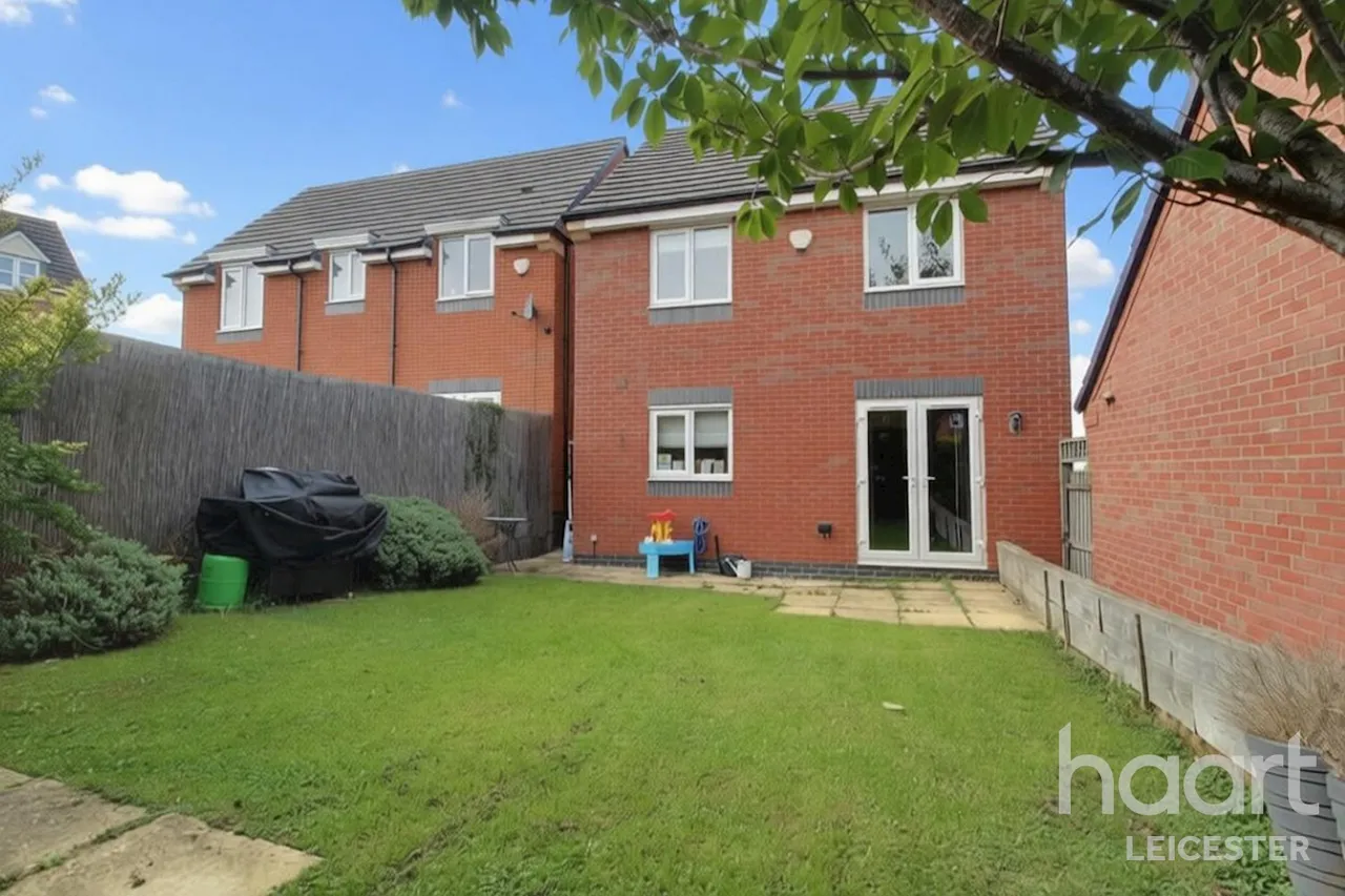 Boundary Close, LE7, photo 14