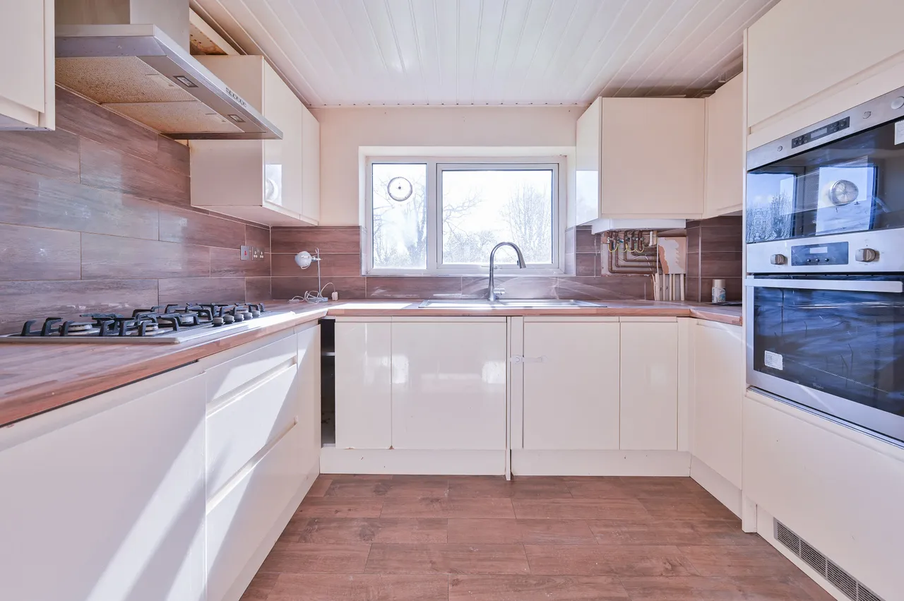 31 Bembridge Place, Linden Lea, Watford, photo 7