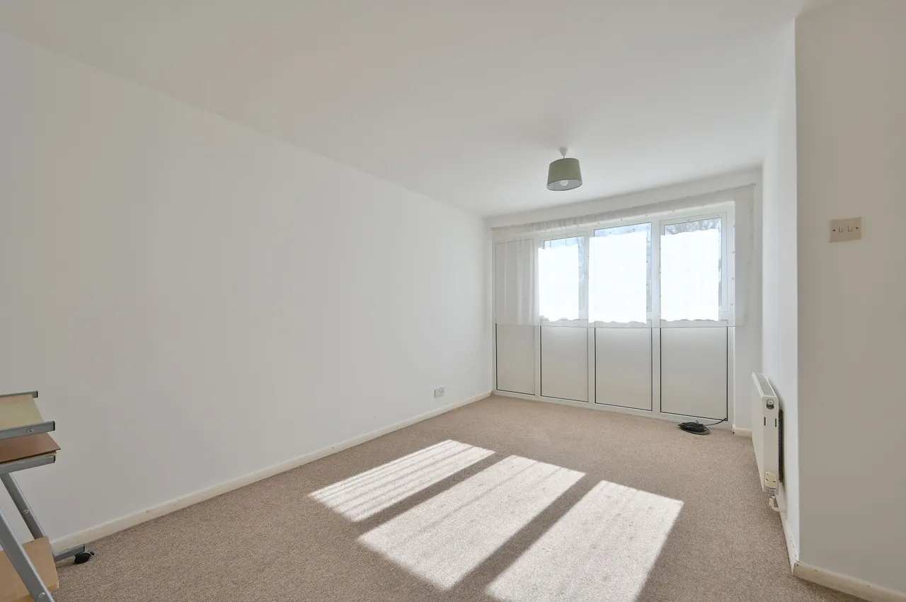 31 Bembridge Place, Linden Lea, Watford, photo 2