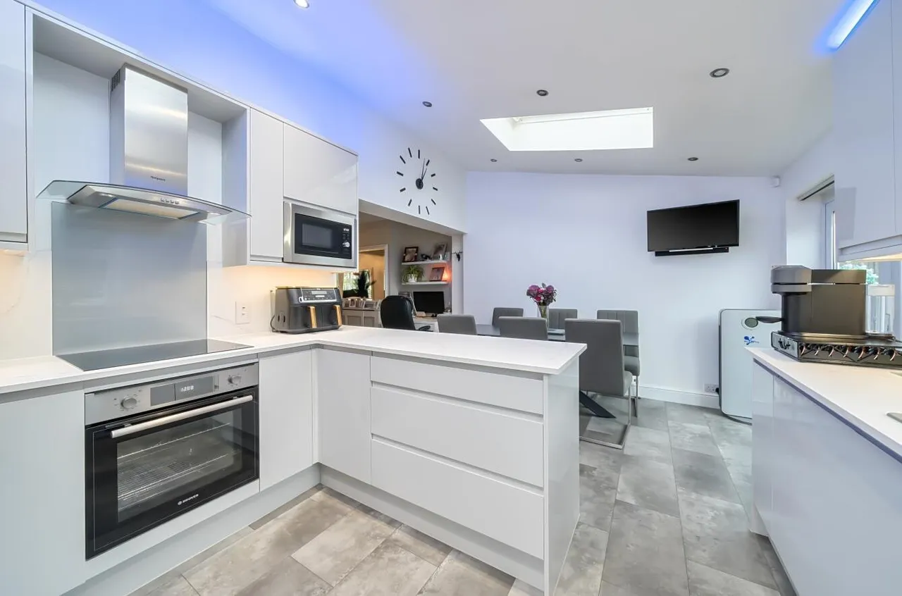Fairlawn Grove, Banstead, SM7 3BN, photo 12
