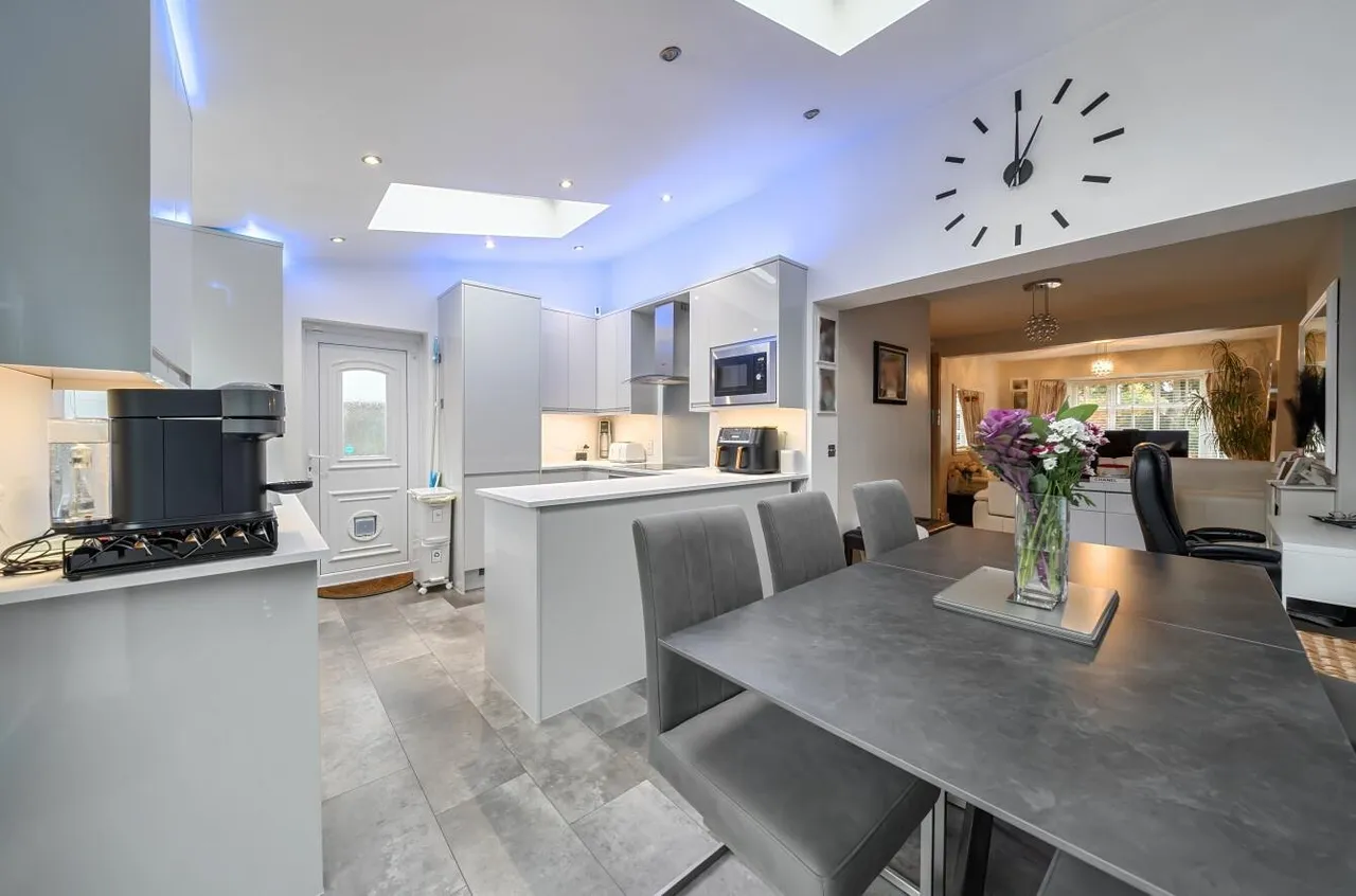 Fairlawn Grove, Banstead, SM7 3BN, photo 8