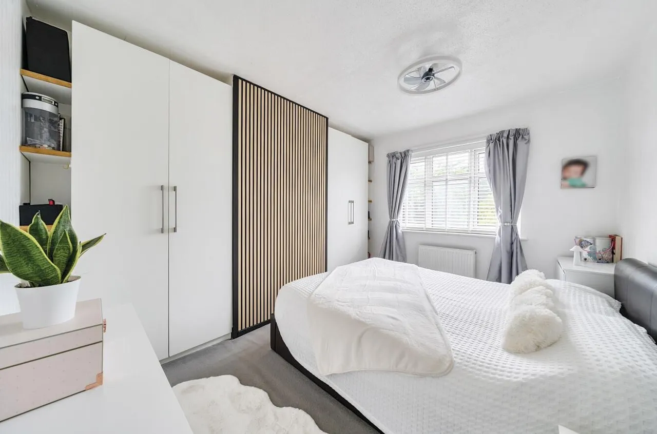 Fairlawn Grove, Banstead, SM7 3BN, photo 4