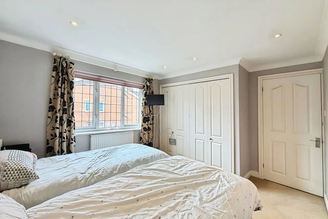 Oaktrees, Ash, Surrey, GU12 6QS, photo 12