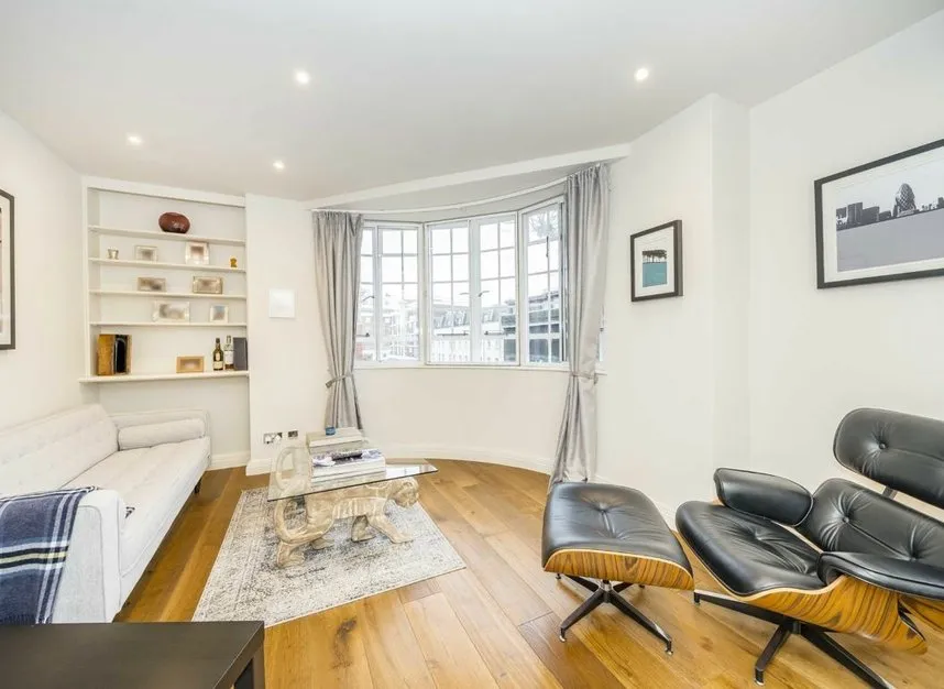 2 bed flat for sale — Chelsea Cloisters, Chelsea, SW3