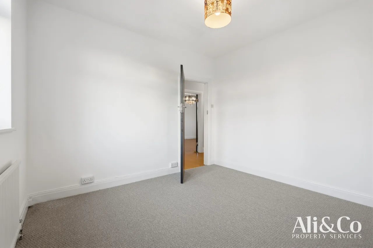 Connaught Avenue, Grays, Essex, RM16 2XT, photo 14
