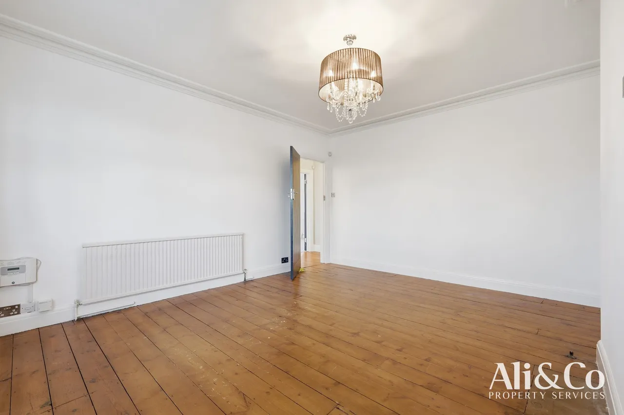 Connaught Avenue, Grays, Essex, RM16 2XT, photo 5
