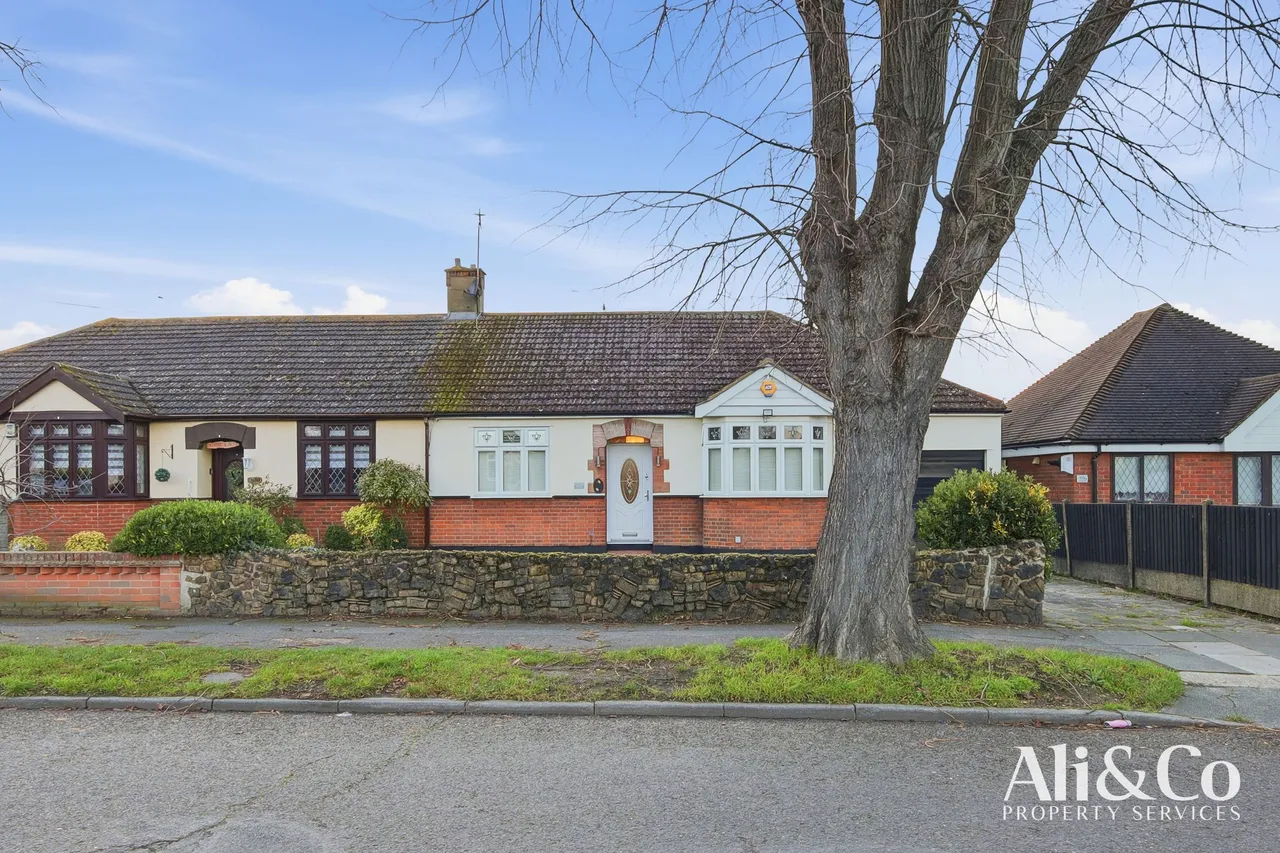 Connaught Avenue, Grays, Essex, RM16 2XT, photo 20
