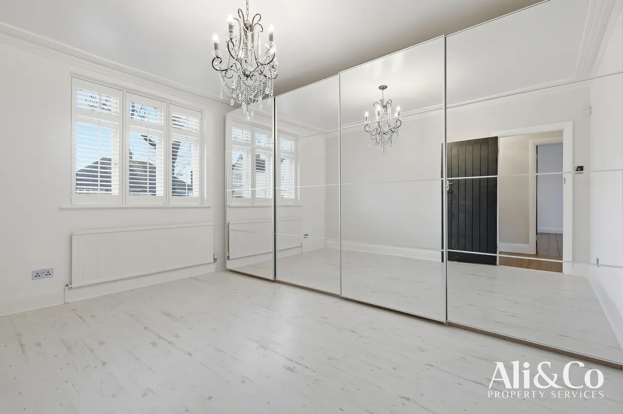 Connaught Avenue, Grays, Essex, RM16 2XT, photo 11